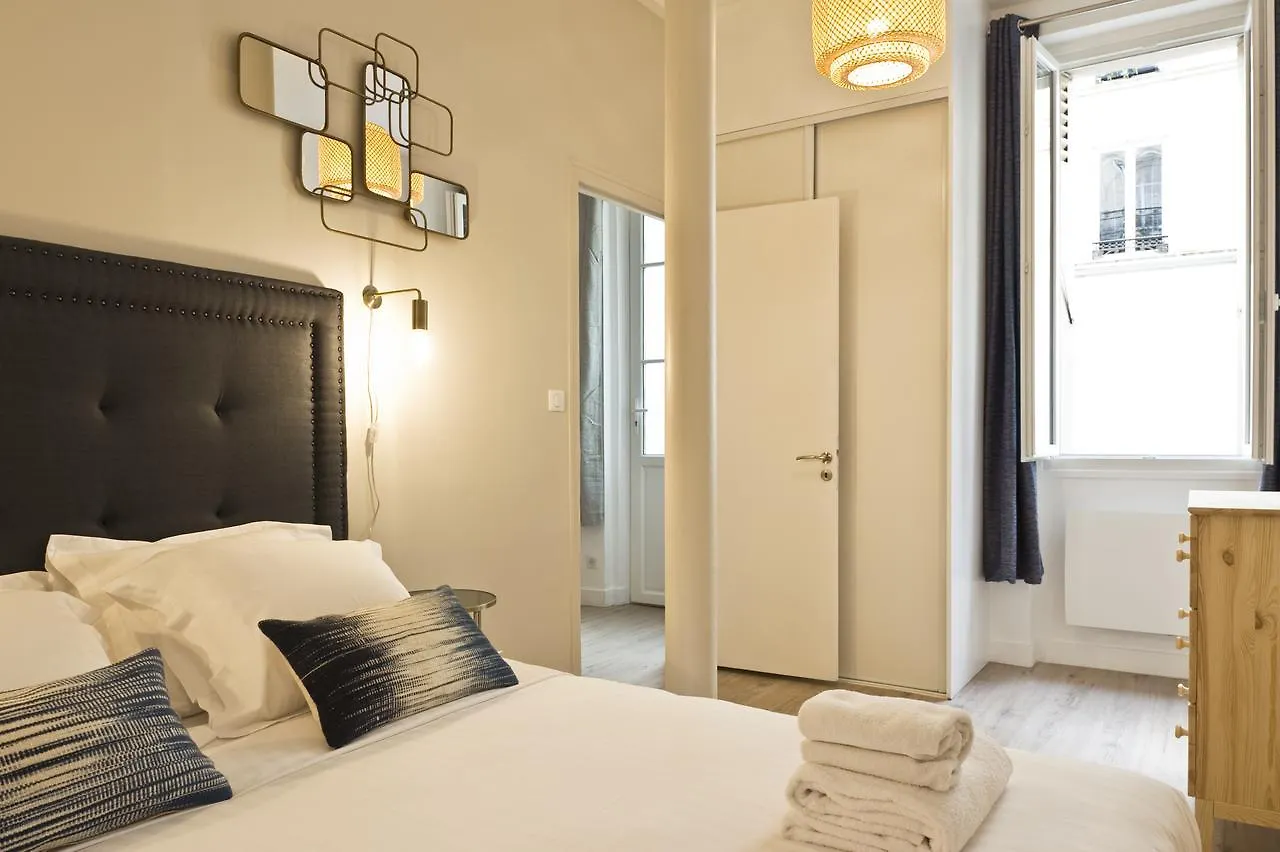 Pick A Flat - Rue De Navarin Apartment / Place Saint Georges