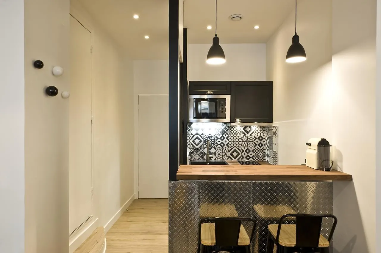 Pick A Flat - Rue De Navarin Apartment / Place Saint Georges