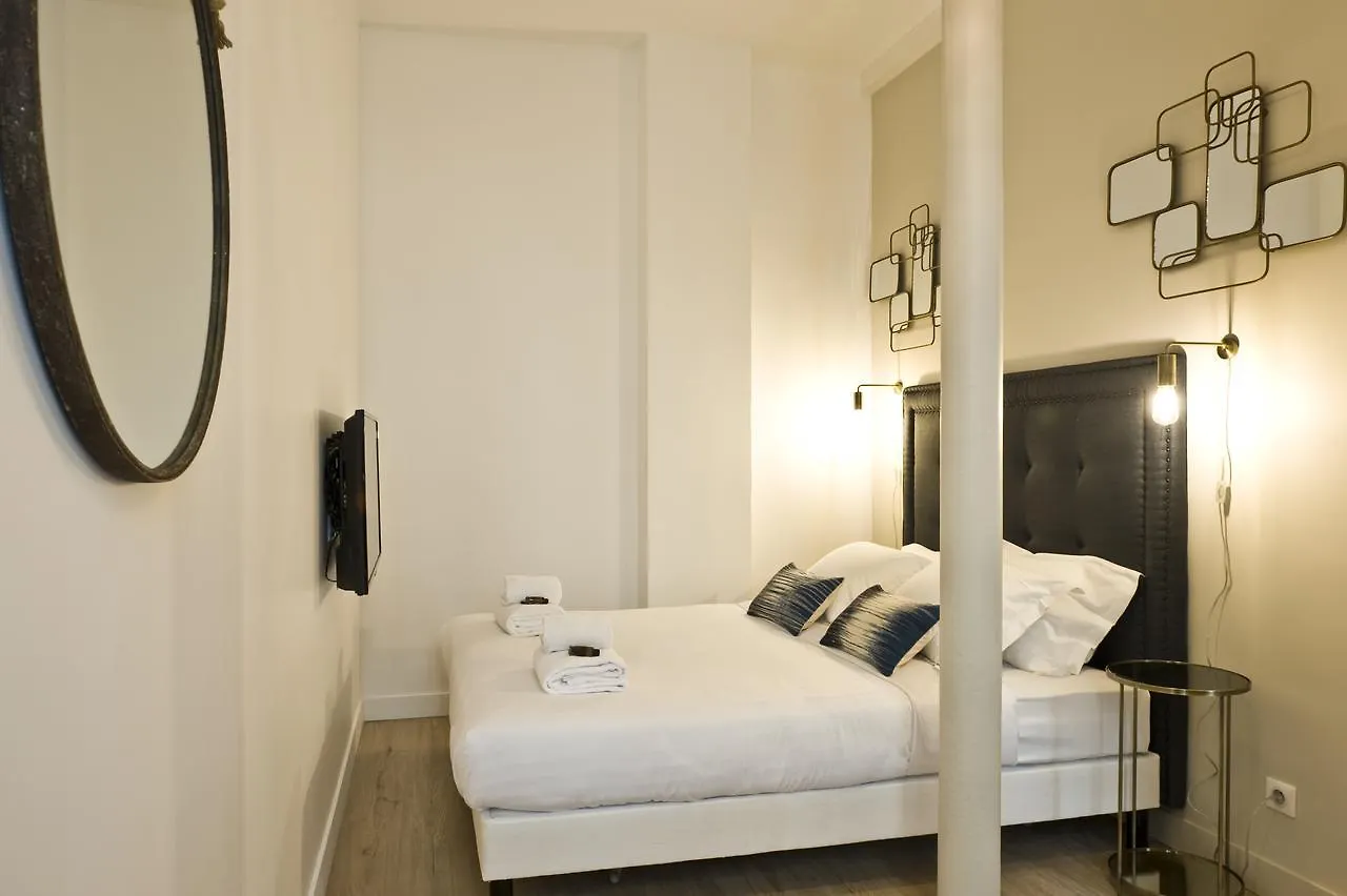 Pick A Flat - Rue De Navarin Apartment / Place Saint Georges