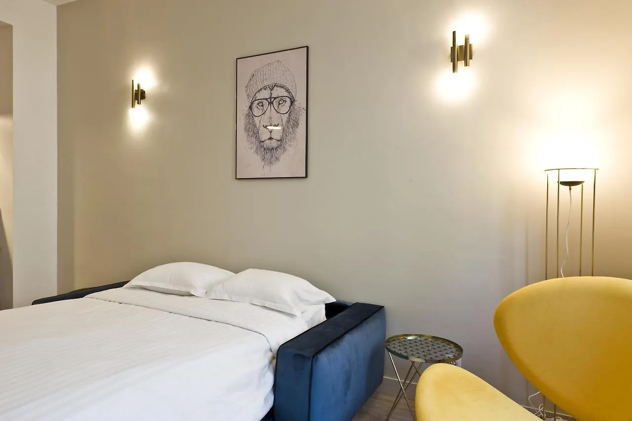 Pick A Flat - Rue De Navarin Apartment / Place Saint Georges France